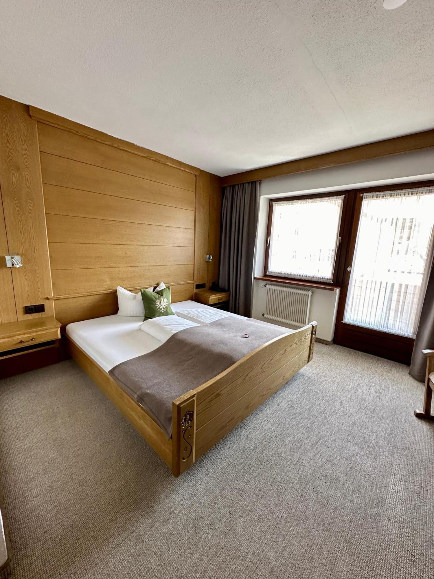 Hotel Zirbenhof Sankt Leonhard im Pitztal Phòng bức ảnh