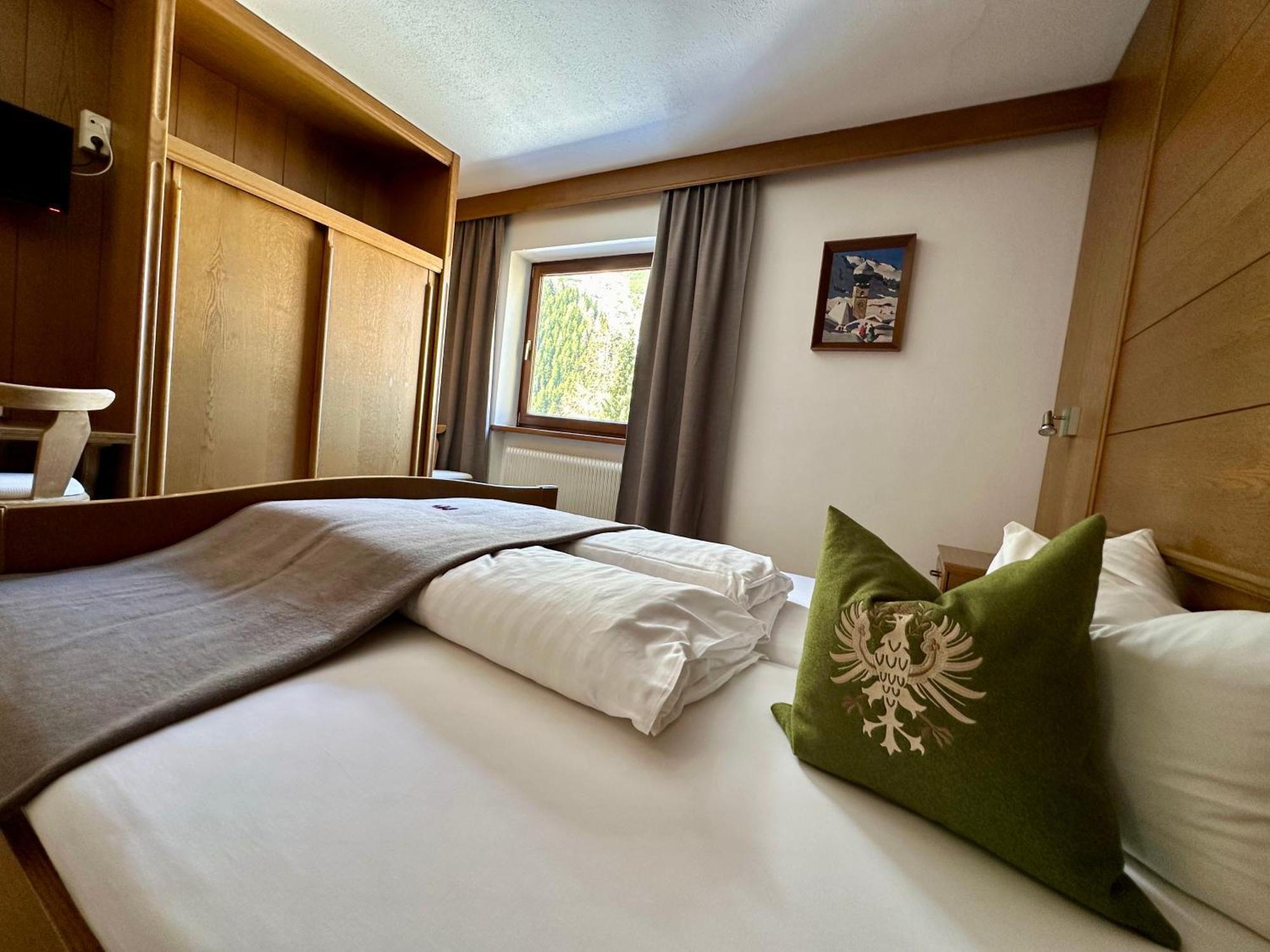 Hotel Zirbenhof Sankt Leonhard im Pitztal Phòng bức ảnh