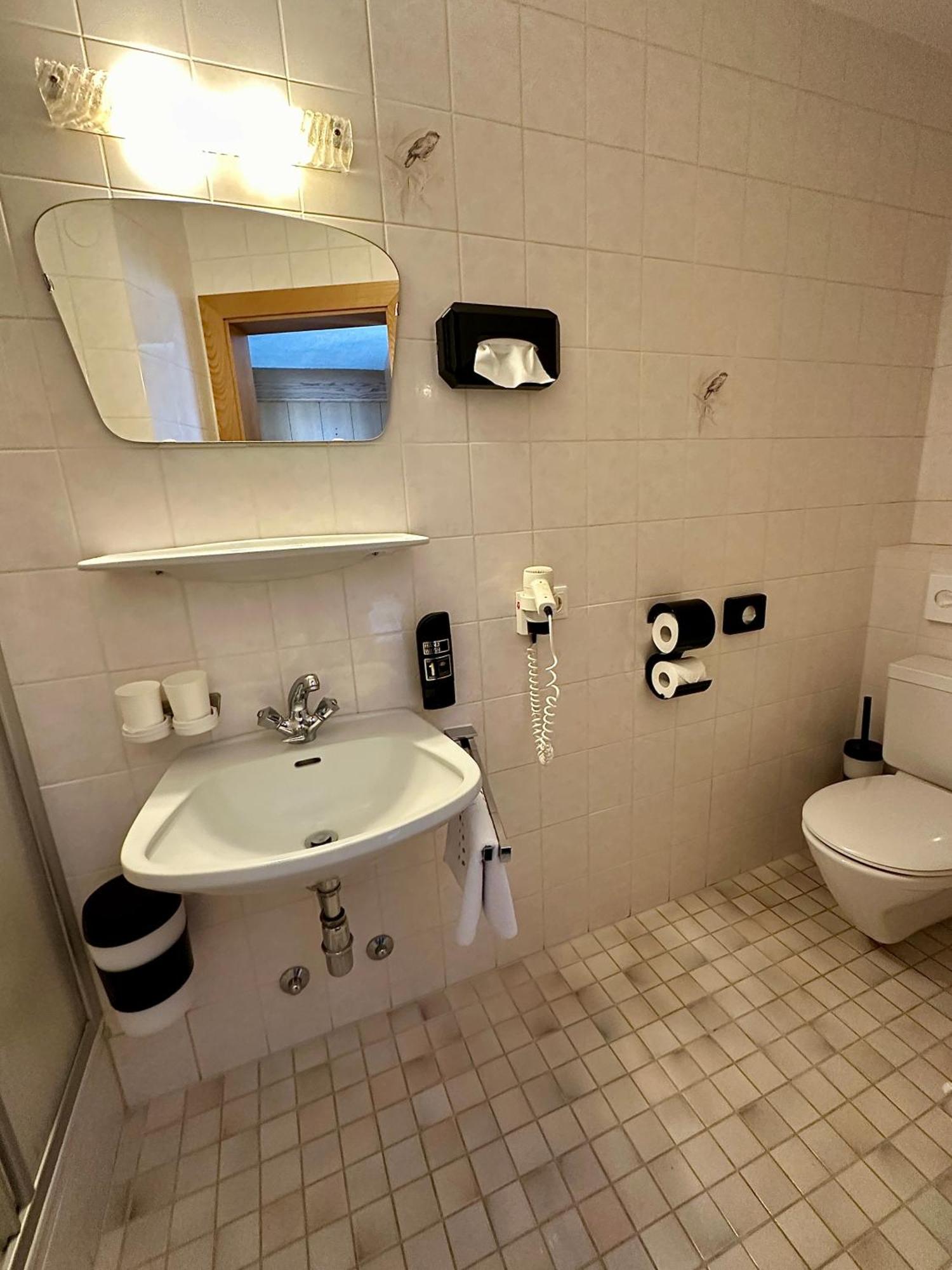 Hotel Zirbenhof Sankt Leonhard im Pitztal Phòng bức ảnh